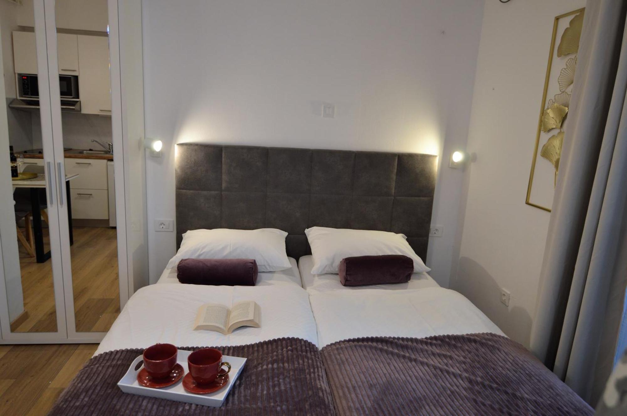 Apartments Amari Starigrad Paklenica Oda fotoğraf